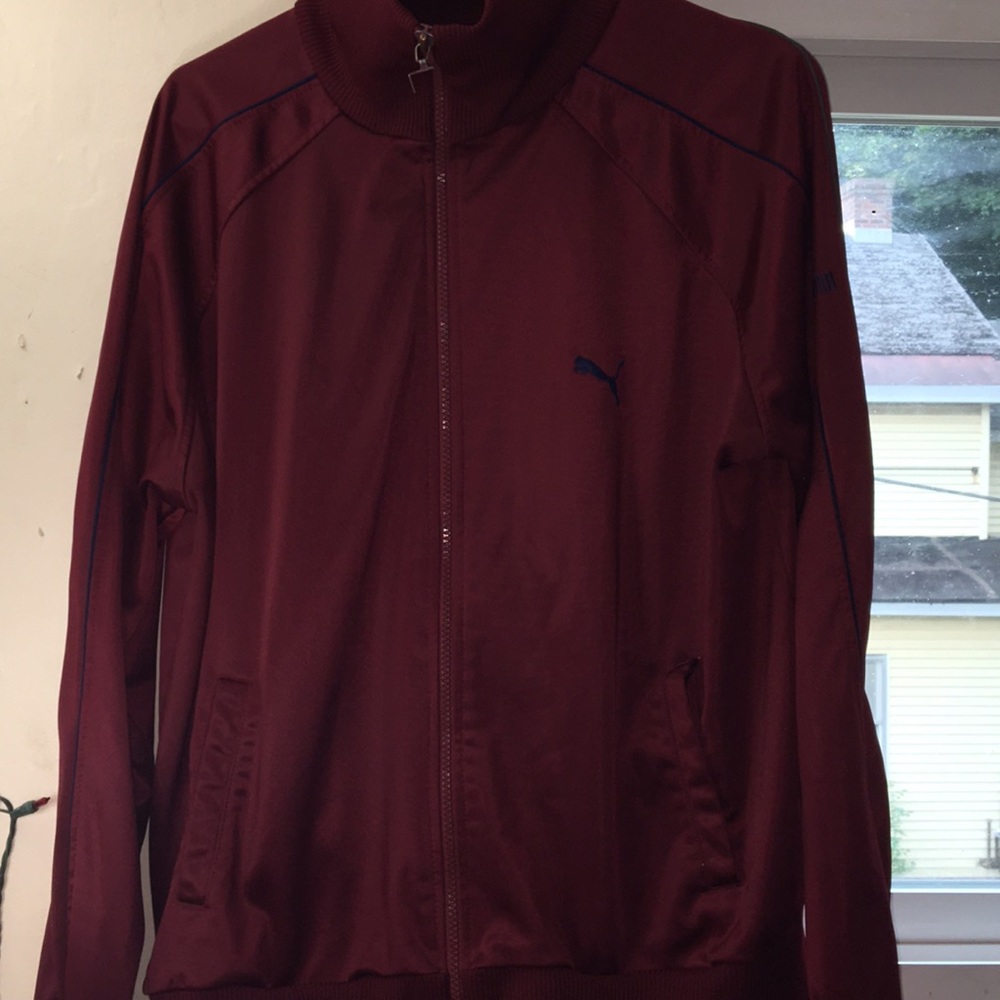 A puma zip up